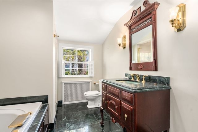 22 Lafayette Cir, Wellesley, MA 02482