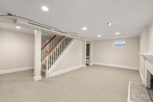 22 Lafayette Cir, Wellesley, MA 02482
