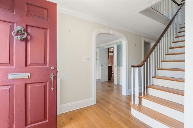 22 Lafayette Cir, Wellesley, MA 02482
