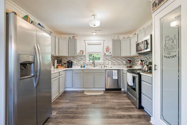 7623 Highway 100, Bon Aqua, TN 37025