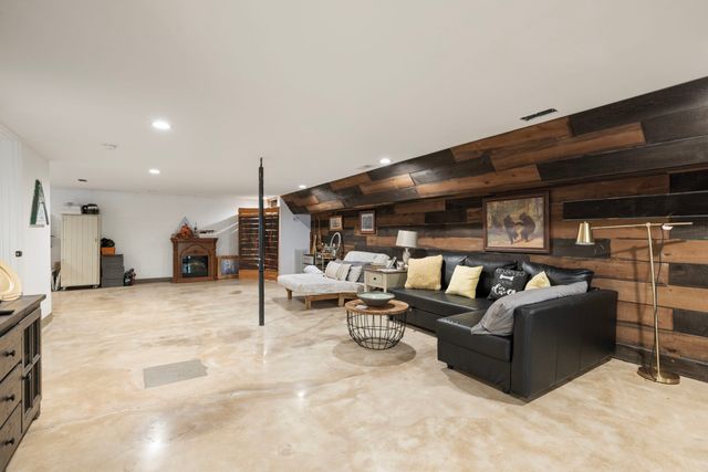 7623 Highway 100, Bon Aqua, TN 37025