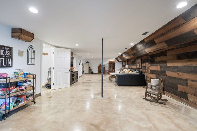 7623 Highway 100, Bon Aqua, TN 37025