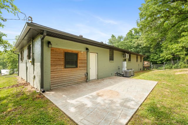 7623 Highway 100, Bon Aqua, TN 37025