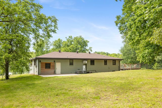 7623 Highway 100, Bon Aqua, TN 37025