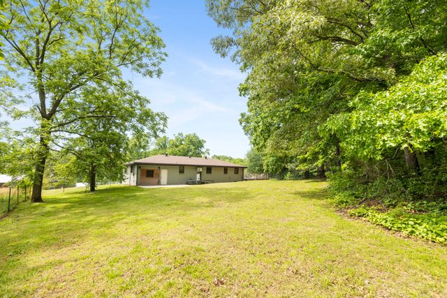 7623 Highway 100, Bon Aqua, TN 37025