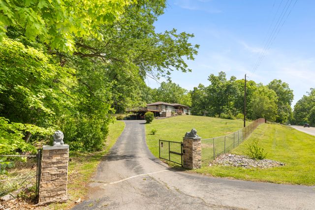 7623 Highway 100, Bon Aqua, TN 37025