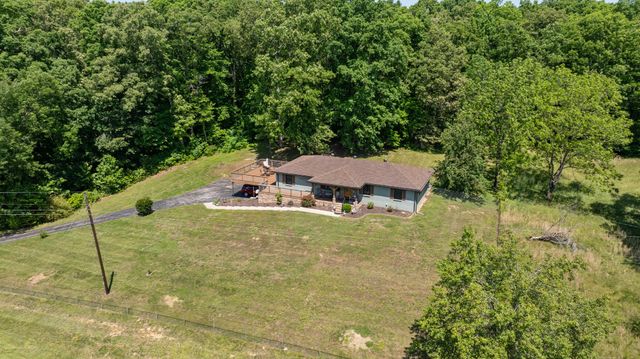 7623 Highway 100, Bon Aqua, TN 37025