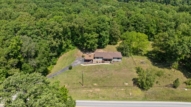 7623 Highway 100, Bon Aqua, TN 37025