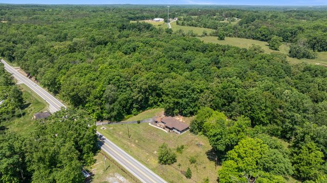 7623 Highway 100, Bon Aqua, TN 37025