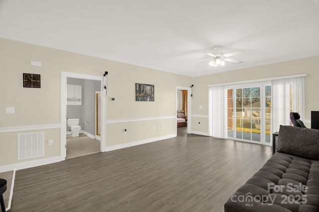 9047 Meadow Vista Road 104, Charlotte, NC 28213