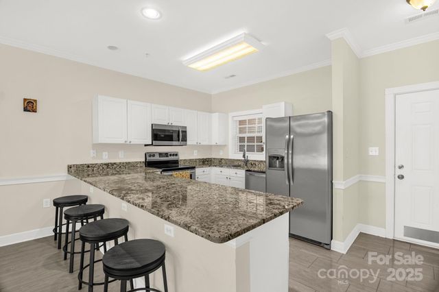 9047 Meadow Vista Road 104, Charlotte, NC 28213