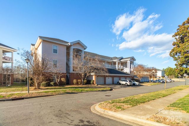 9047 Meadow Vista Road 104, Charlotte, NC 28213