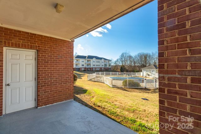 9047 Meadow Vista Road 104, Charlotte, NC 28213