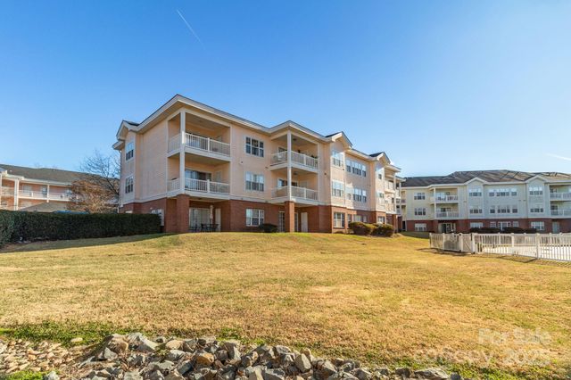 9047 Meadow Vista Road 104, Charlotte, NC 28213