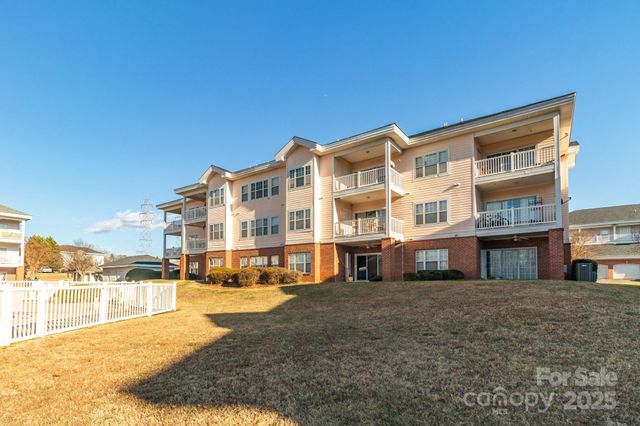 9047 Meadow Vista Road 104, Charlotte, NC 28213