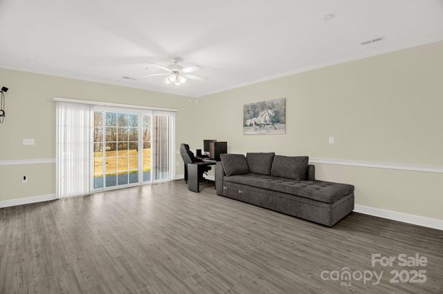 9047 Meadow Vista Road 104, Charlotte, NC 28213