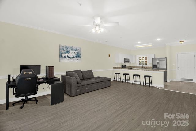 9047 Meadow Vista Road 104, Charlotte, NC 28213