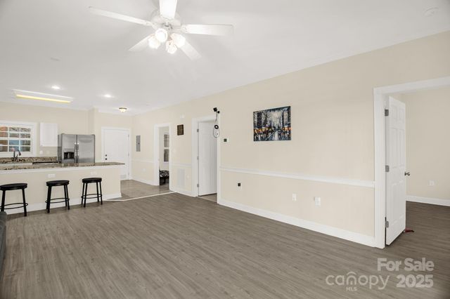 9047 Meadow Vista Road 104, Charlotte, NC 28213