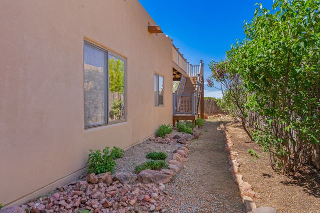 3754 Valmora, Santa Fe, NM 87505