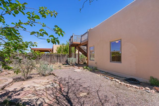 3754 Valmora, Santa Fe, NM 87505