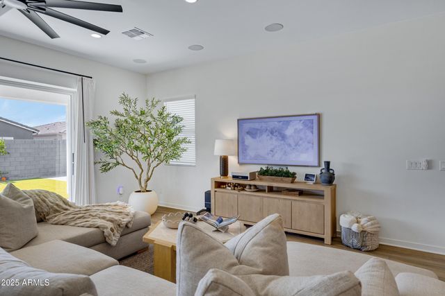 10051 E TALON Avenue, Mesa, AZ 85212