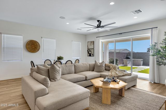 10051 E TALON Avenue, Mesa, AZ 85212