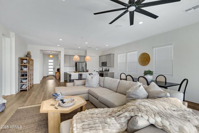 10051 E TALON Avenue, Mesa, AZ 85212