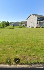 2143 Sugar Creek Drive NW, Cedar Rapids, IA 52405