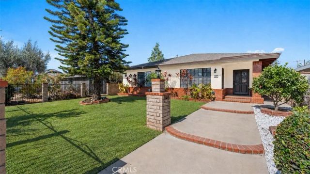 943 N Orange, Azusa, CA 91702