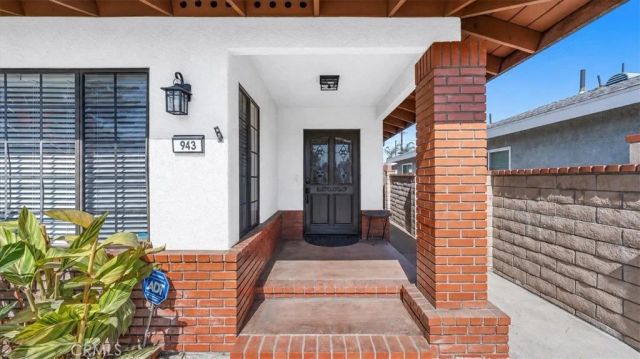 943 N Orange, Azusa, CA 91702