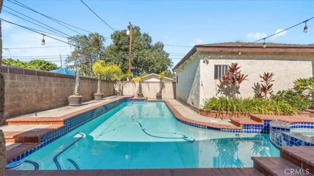943 N Orange, Azusa, CA 91702