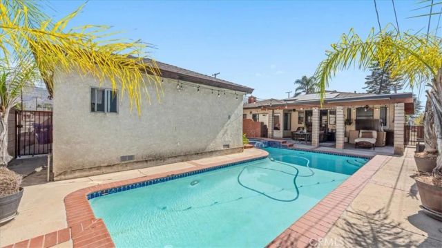 943 N Orange, Azusa, CA 91702