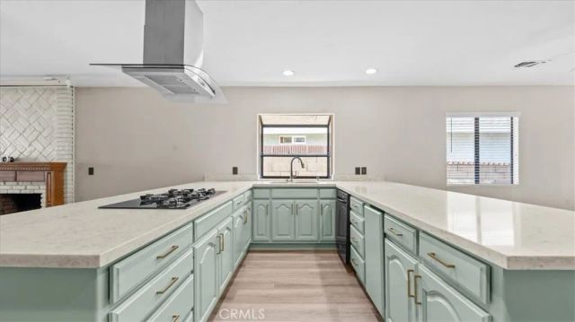 943 N Orange, Azusa, CA 91702