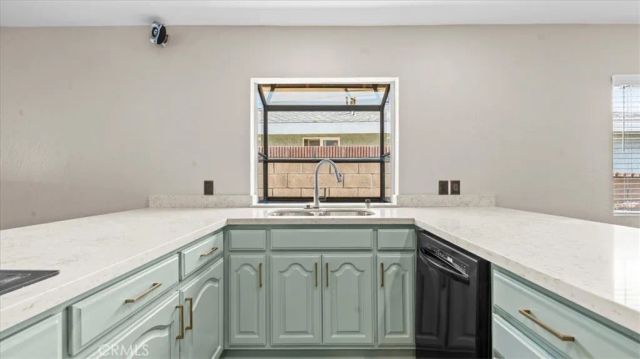 943 N Orange, Azusa, CA 91702