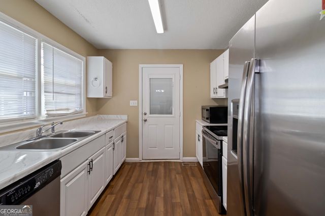 5009 Valley Court, Oakwood, GA 30566