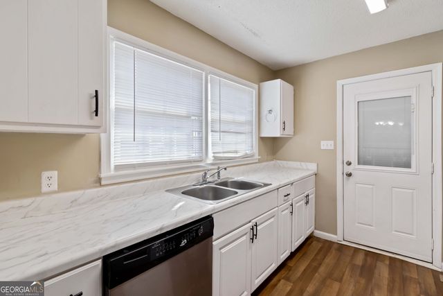 5009 Valley Court, Oakwood, GA 30566