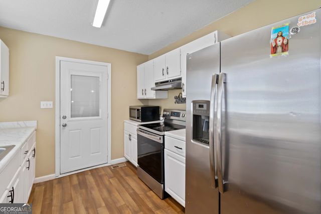 5009 Valley Court, Oakwood, GA 30566