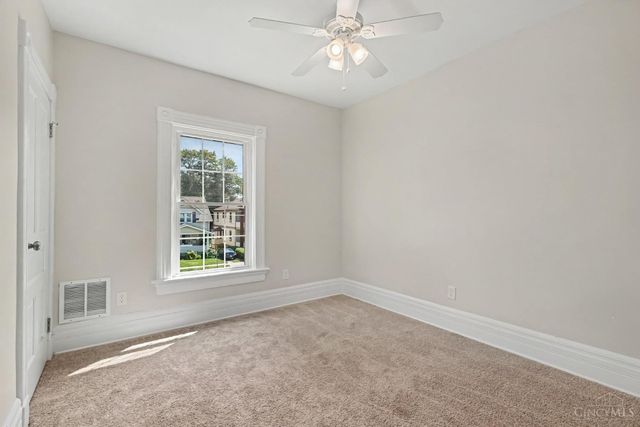 5809 Lathrop Place, Cincinnati, OH 45224