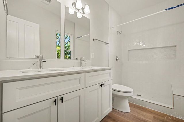 5809 Lathrop Place, Cincinnati, OH 45224