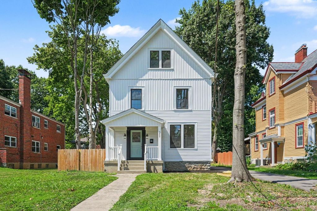 5809 Lathrop Place, Cincinnati, OH 45224