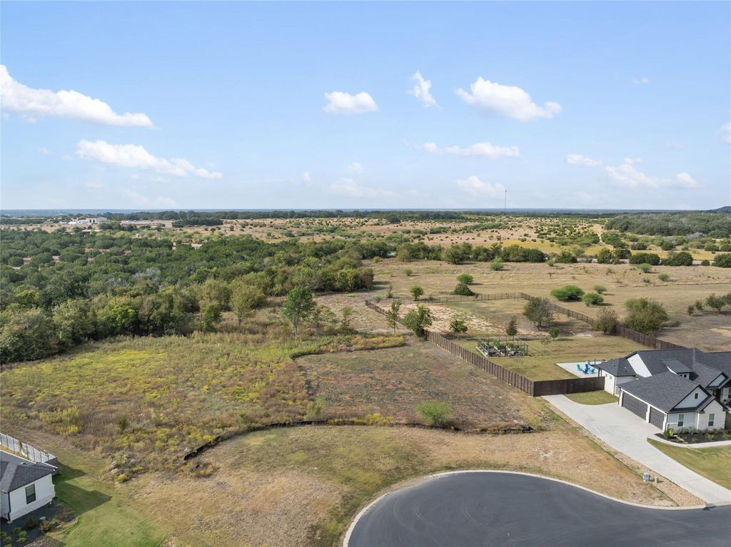 120 Huerta RD, Florence, TX 76527