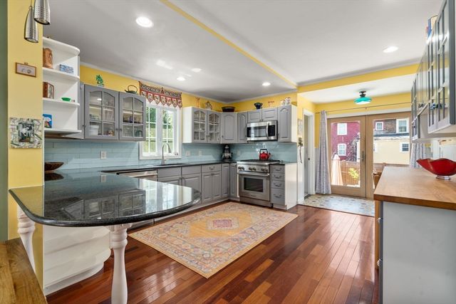 29 Pearl St, Natick, MA 01760