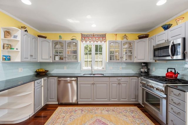 29 Pearl St, Natick, MA 01760
