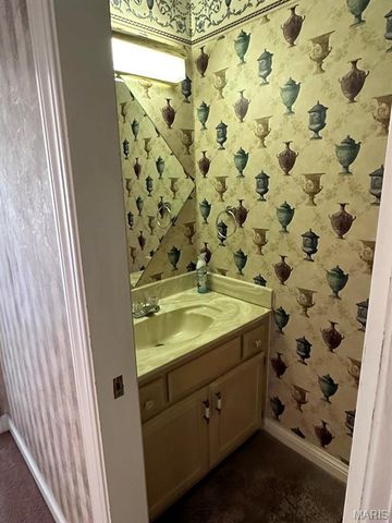 4 Grayson Ridge Drive, Washington, MO 63090