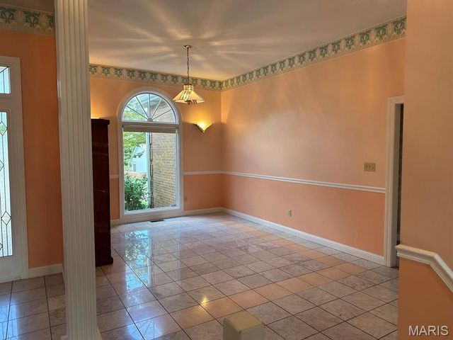 4 Grayson Ridge Drive, Washington, MO 63090
