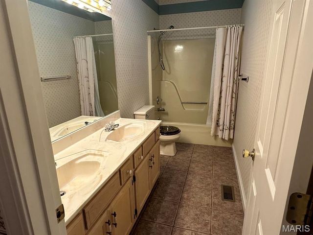 4 Grayson Ridge Drive, Washington, MO 63090