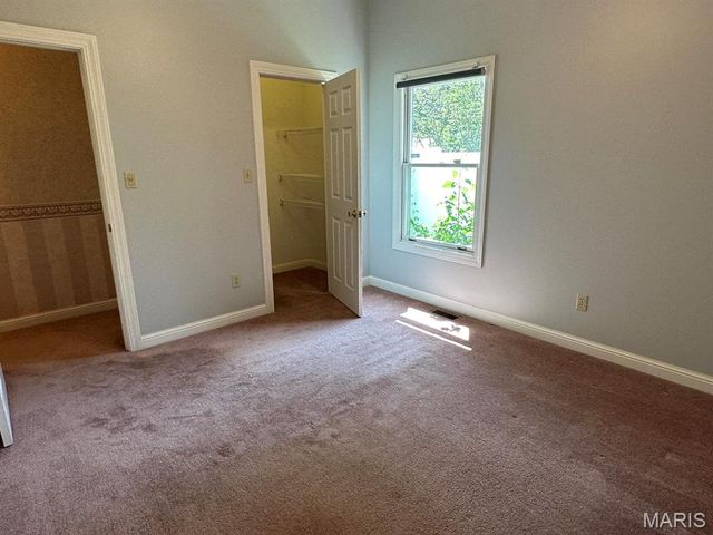 4 Grayson Ridge Drive, Washington, MO 63090