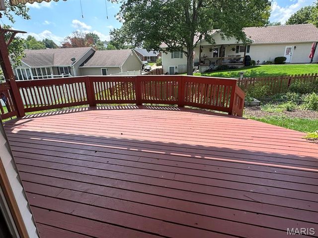 4 Grayson Ridge Drive, Washington, MO 63090
