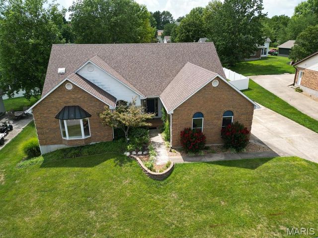 4 Grayson Ridge Drive, Washington, MO 63090