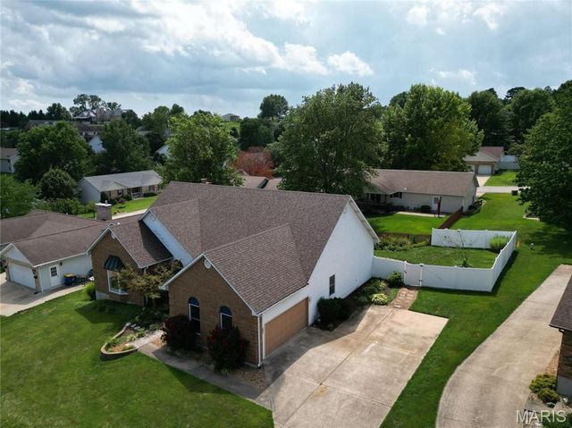 4 Grayson Ridge Drive, Washington, MO 63090